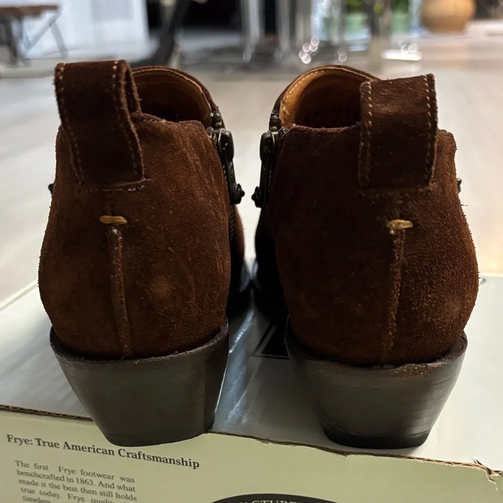 Womens 8 Frye Sacha Moto Shootie Suede Ankle Booties Boots